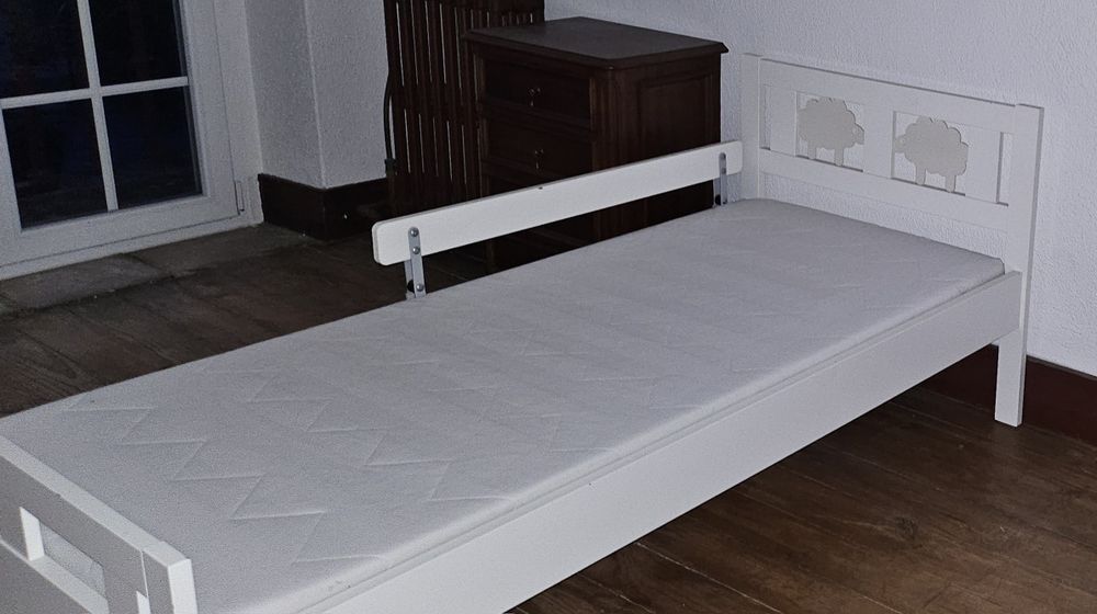 Cama criança IKEA com colchão