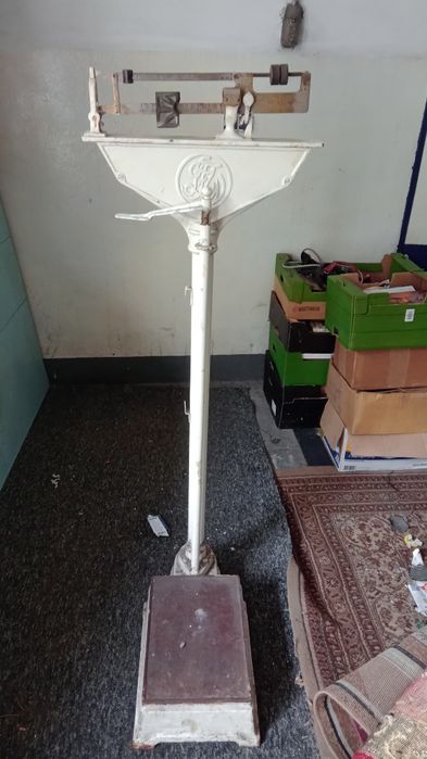 Stara waga medyczna