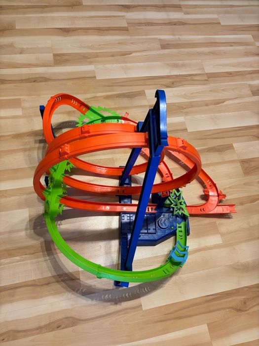 Tor hot wheels epicka pętla