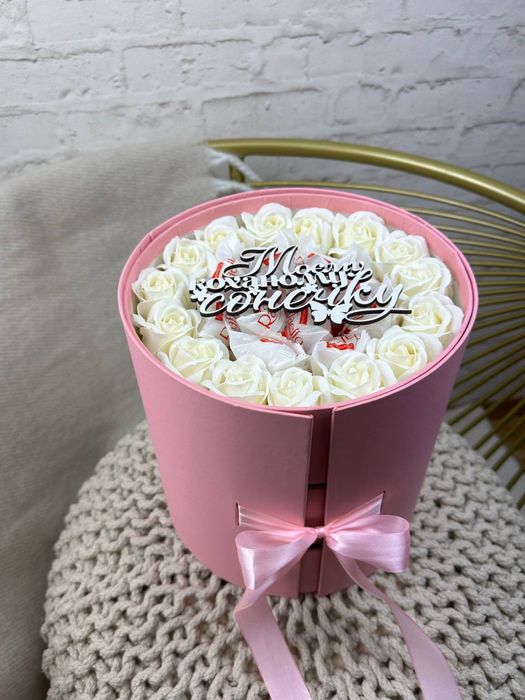 Подарункові бокси з солодощами та квітами – радість для коханих