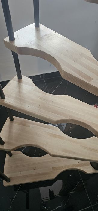 Stopnie z drewna bukowego do  schodów