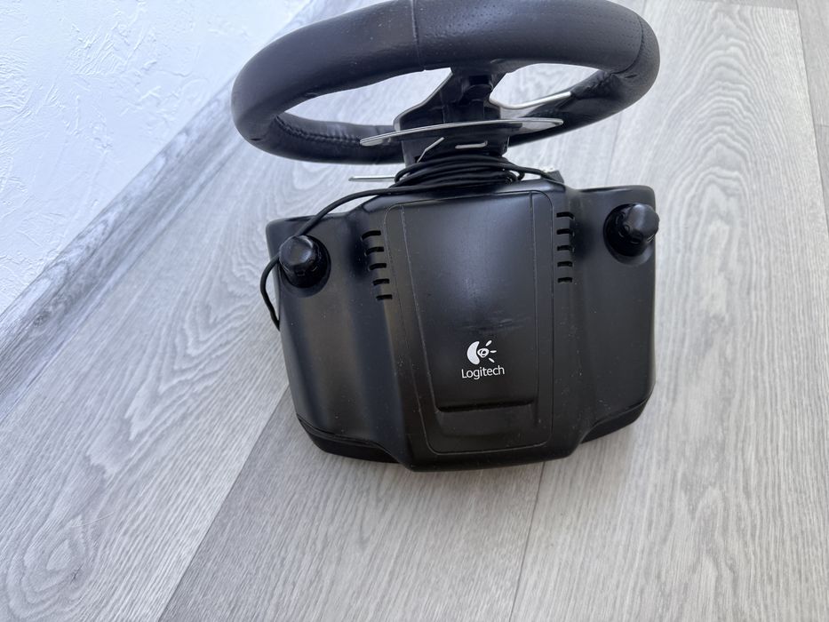 Ігрове кермо Logitech g25