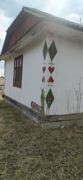 Продам хату з ділянкою