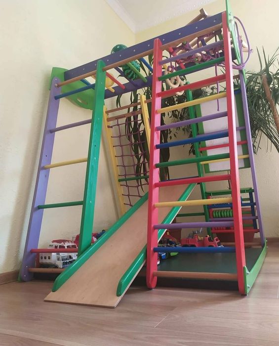 Дитяча розвиваюча стінка