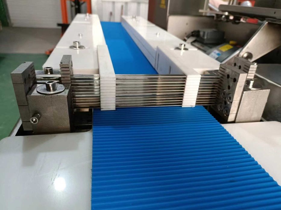 Слайсер горизонтальний для курячого філе, м'яса, риби 400 кг/год