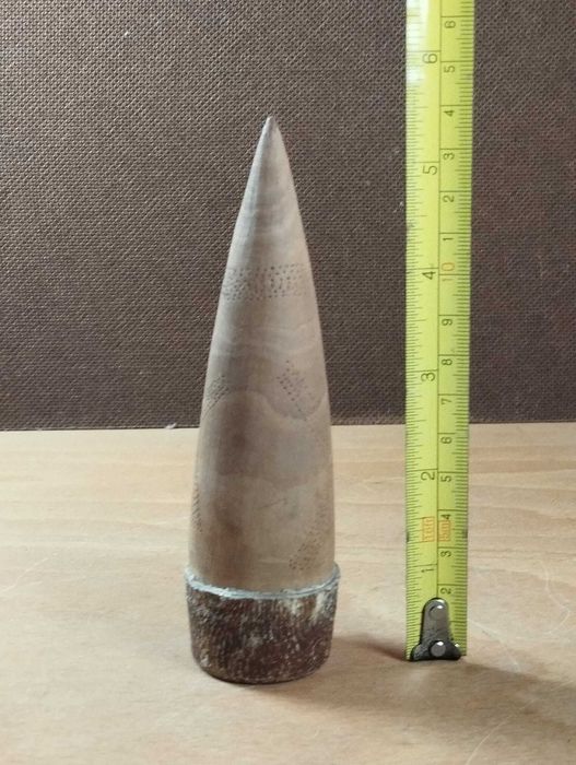 Ornamento Africano em Madeira e Couro