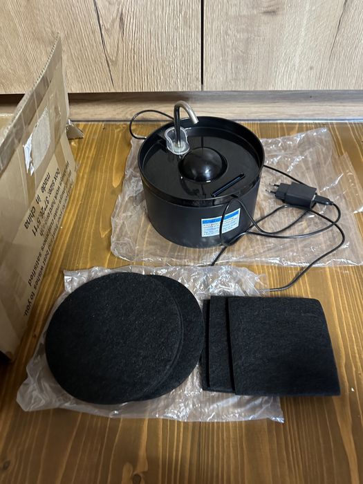 Fontanna do picia dla kota