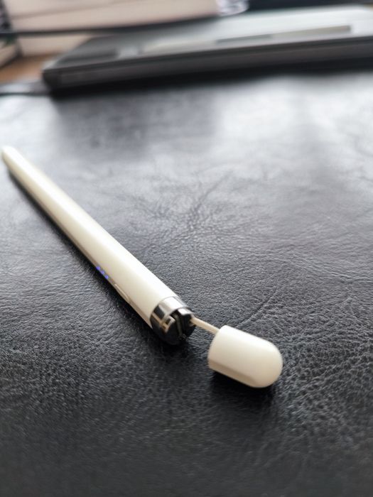 "Caneta Stylus Ativa Universal para Tablet / iPad (Branca)"