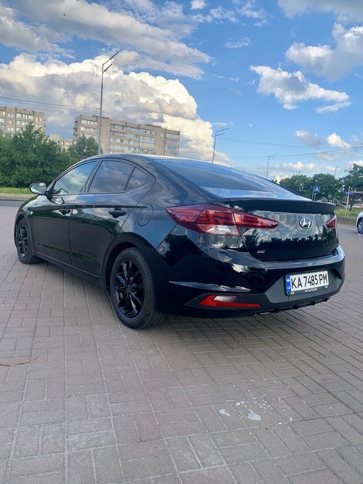 Hyndai Elantra 2019