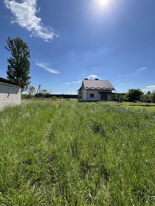 Продаж будинку біля Львова