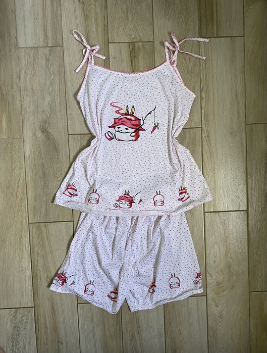 Biała piżamka, spodenki i top na ramiączkach