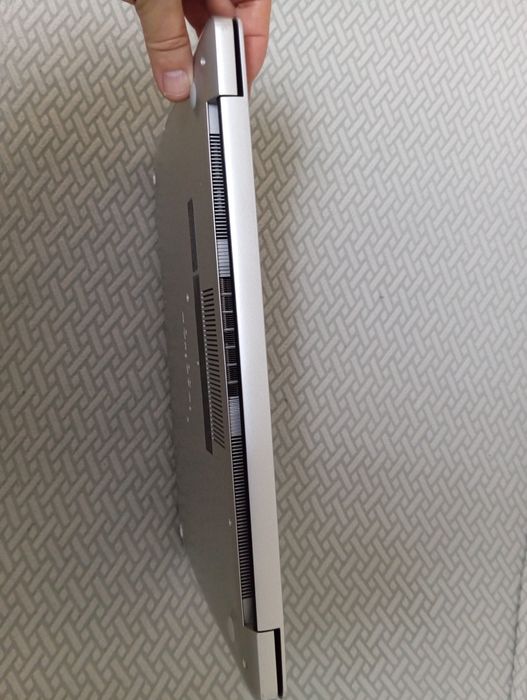 Ноутбук Dell Inspiron 3585 В хорошому стані. Акумулятор тримає до 3х г