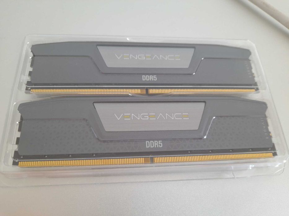 DDR5 64GB CMK64GX5M2B5200Z40