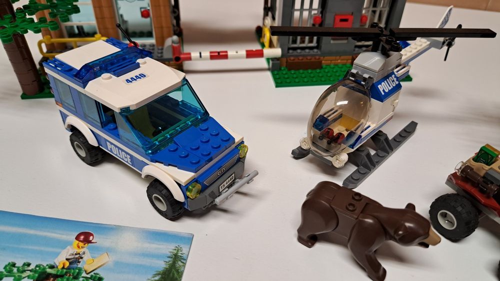 LEGO 4440 - City - Forest Police Station