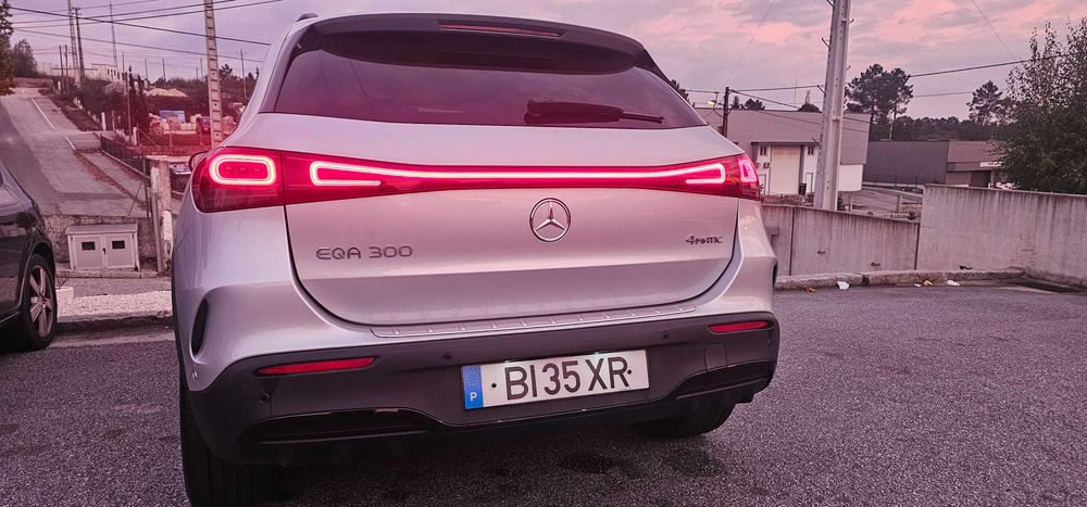Eqa 300 4matic 100% eletrico 228cv tração integral AMG interior e exterior l foto 3