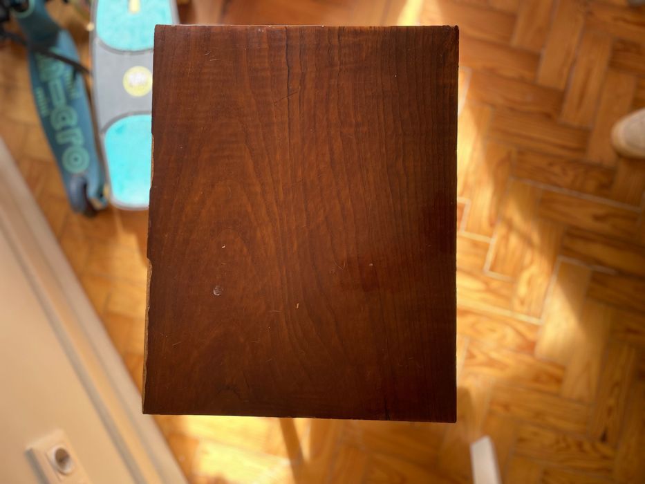 Mesa de cabeceira antiga