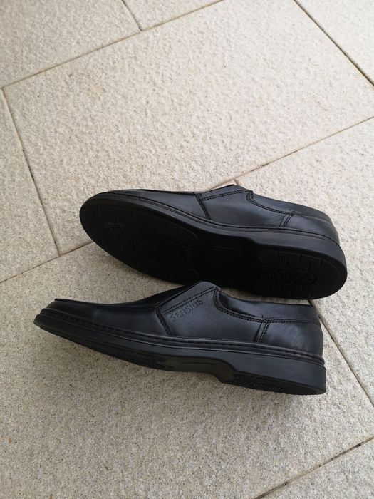 Sapatos de homem Novo n.43