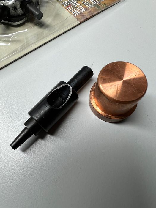 Pełny zestaw do nitowania skóry/TPU: ręczna prasa nitująca + dodatki