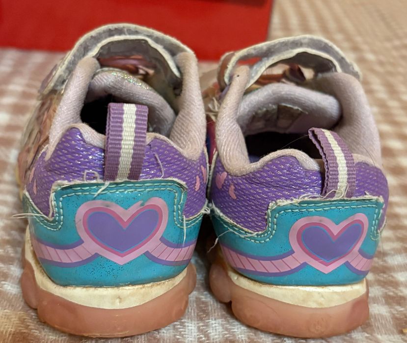 Кросівки дівочі, р.24