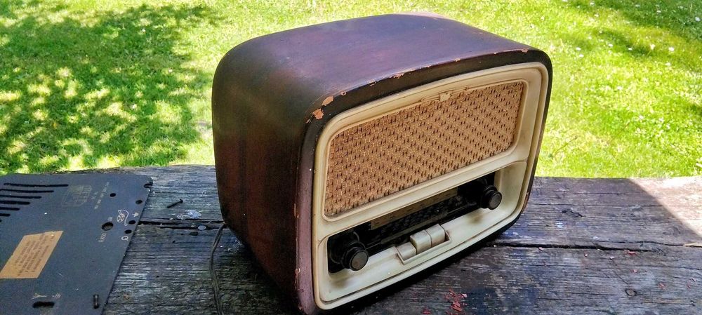 Radio węgierskie lampowe