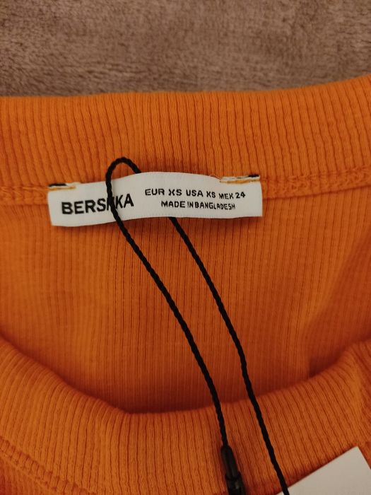 Nowa damska koszulka na ramiączkach Bershka