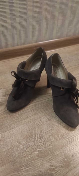 Продам классные туфли Respect