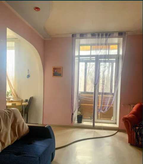 Продам 3-х комн. сталинку в центре. Сертификат!