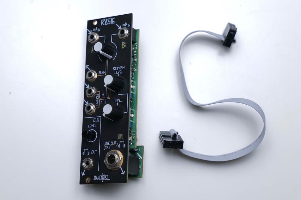 Make Noise Rosie [BLACK AND GOLD] (Synth Modular)64286000047362122