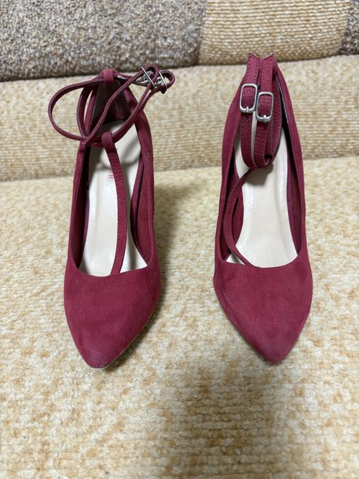 Туфлі 36 розмір на каблуку