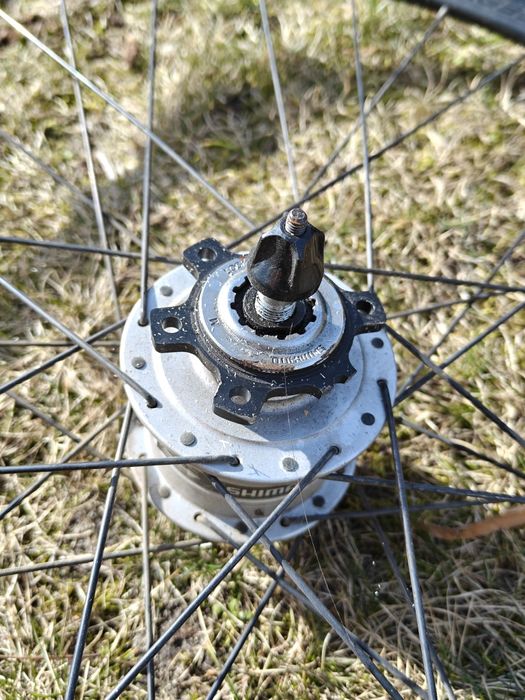 Koło 28 z dynamem Shimano