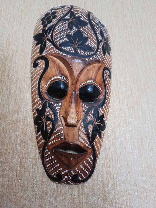 Маска ,дерево різьба