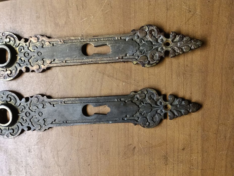 Szyldy do klamek z mosiądzu,