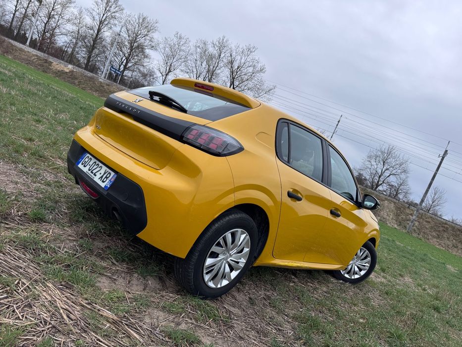 Peugeot 208 Super przebieg, super kolor