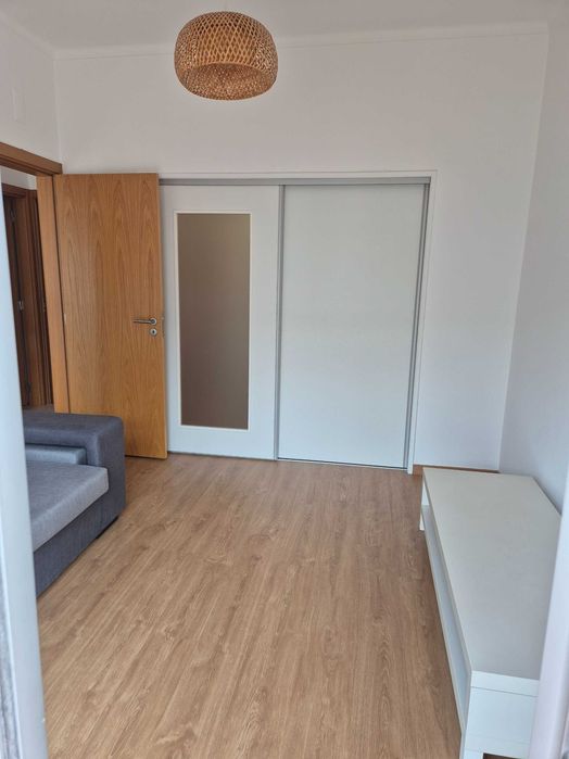 Arrenda-se apartamento T2 +1