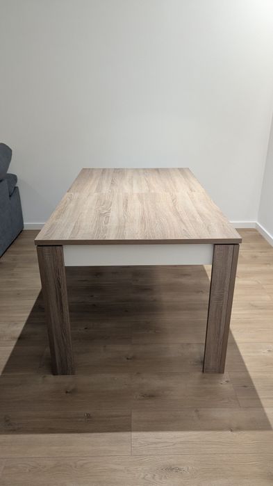Mesa de jantar extensível, em madeira