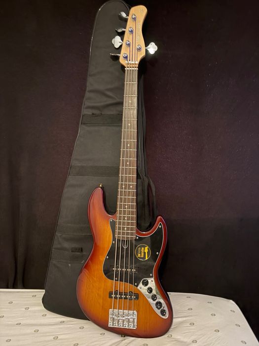 Baixo Marcus Miller V2