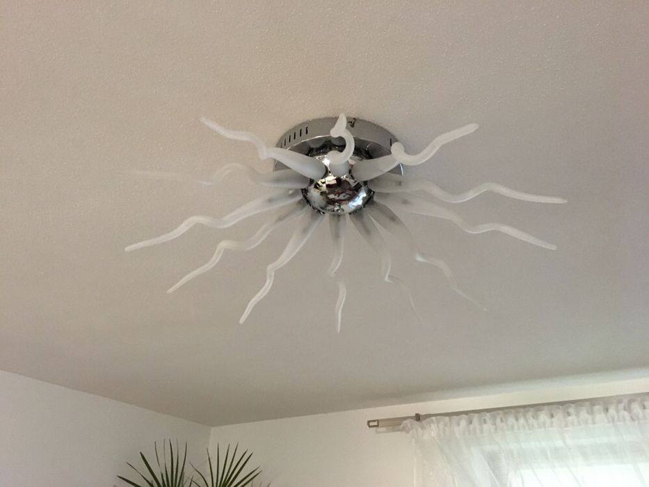 Lampa sufitowa białe klosze