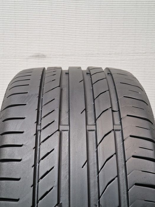 2 Pneus 225/40R18 CONTINENTAL (RFT) Semi Novos