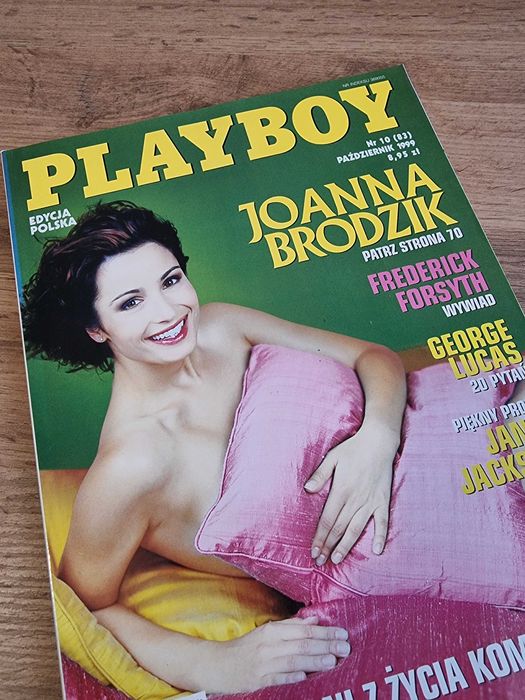 Playboy 10/1999 - JOANNA BRODZIK, Tiffany Taylor, S. Sanches