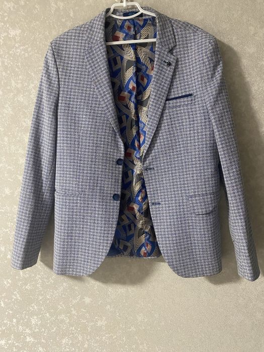 Піджак чоловічий  розмір М-L