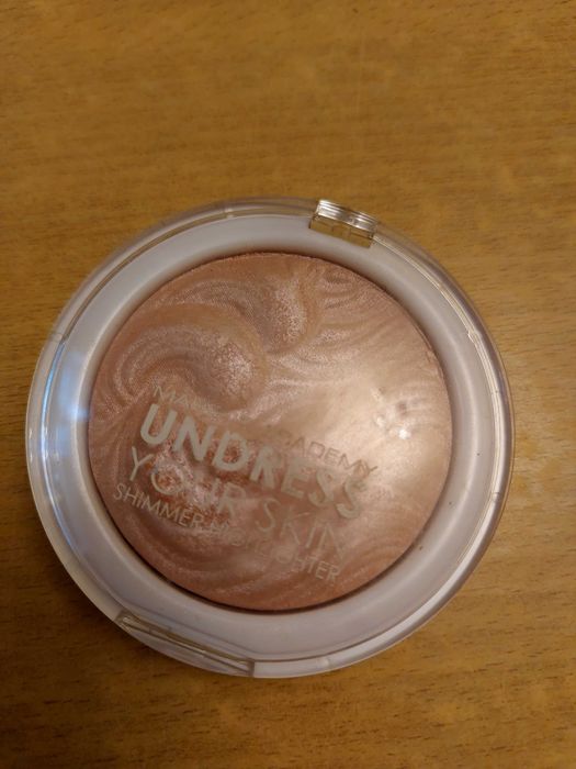 Rozświetlacz MUA undress your skin