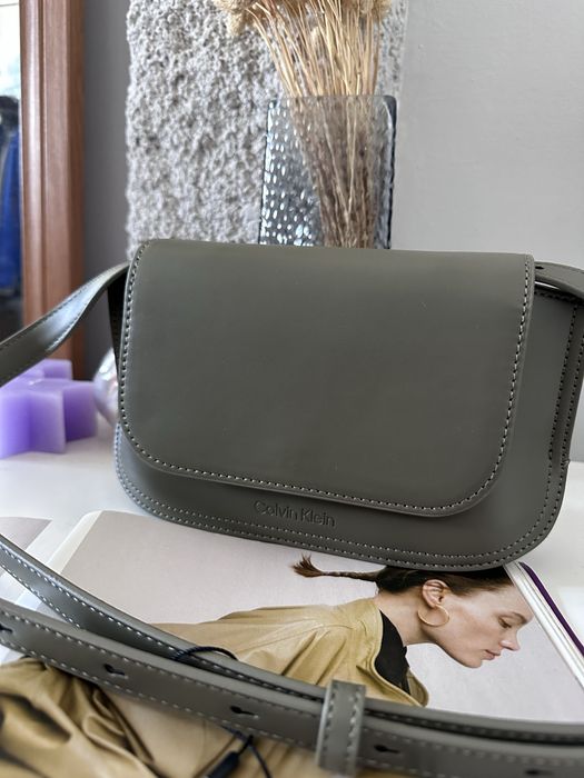 Жіночі сумки кроссбоді Calvin Klein
