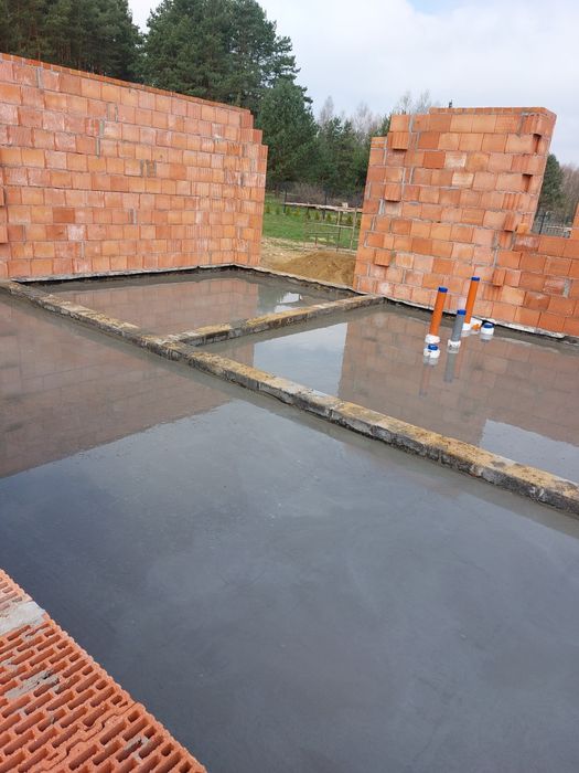 Wylewki posadzki anhydrytowe ogrzewanie podłogowe chudziak kanalizacja