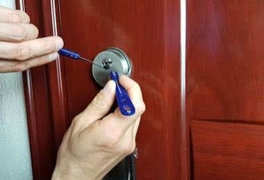 Вскрытие квартир Одесса | Открыть дверь без повреждений 24/7