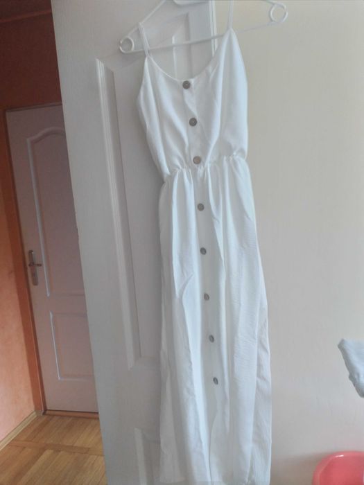 Sprzedam sukienke damska biala nowa elegancka s/m