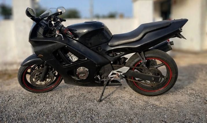 Honda CBR 600 Preta