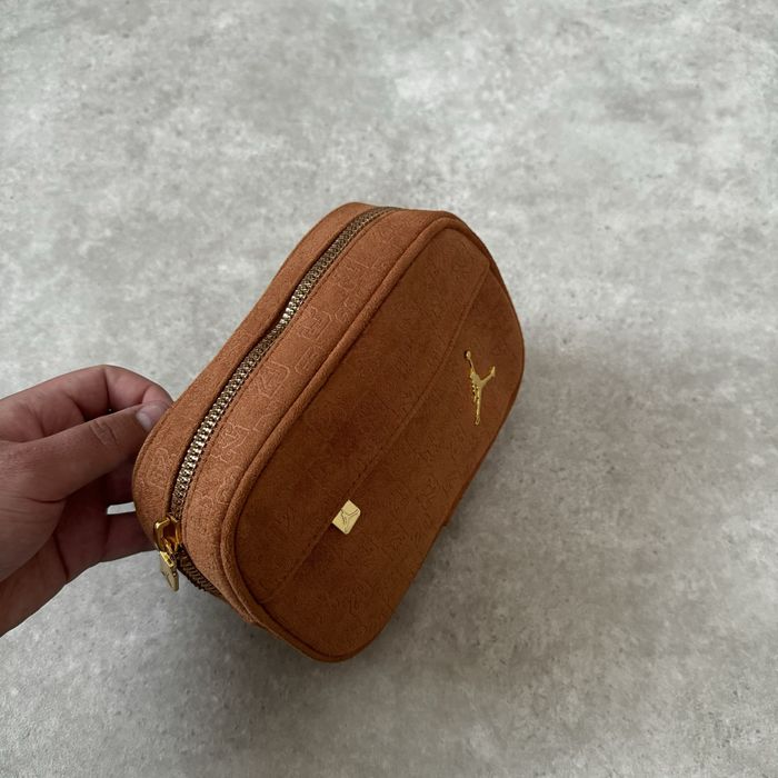 Сумка Nike Air Jordan Jam Suede Monogram Camera Bag 1.5L