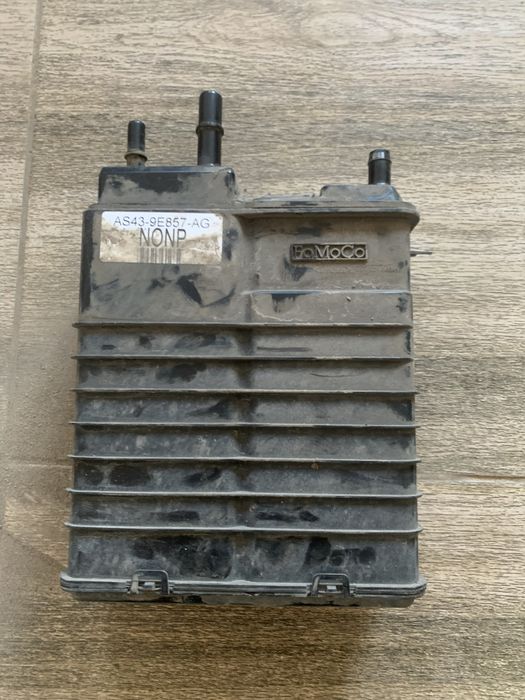 Продам абсорбер паров паливного баку ford focus