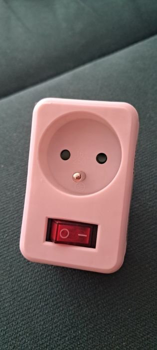 Hama gniazdo sieciowe z wyłącznikiem (adapter,