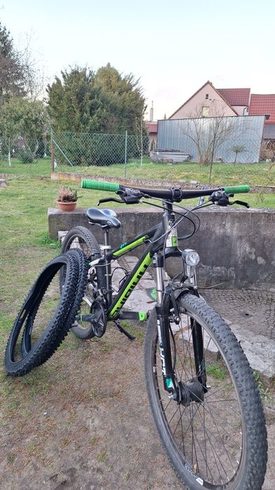 Sprzedam rower + opony nowe  cena 600zl